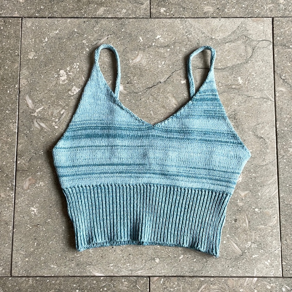 BRANDY MELVILLE knit crop top